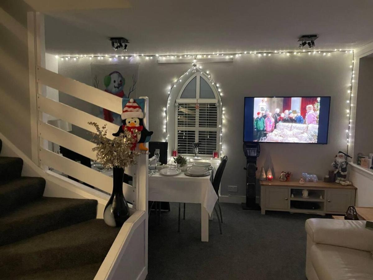 Rural Chapel Cottage Near Airport Bar & Hot Tub 애버딘 외부 사진