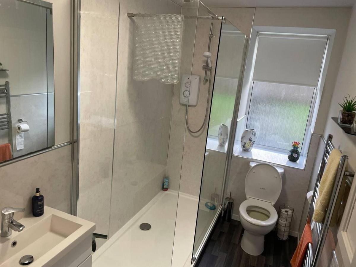 Rural Chapel Cottage Near Airport Bar & Hot Tub 애버딘 외부 사진