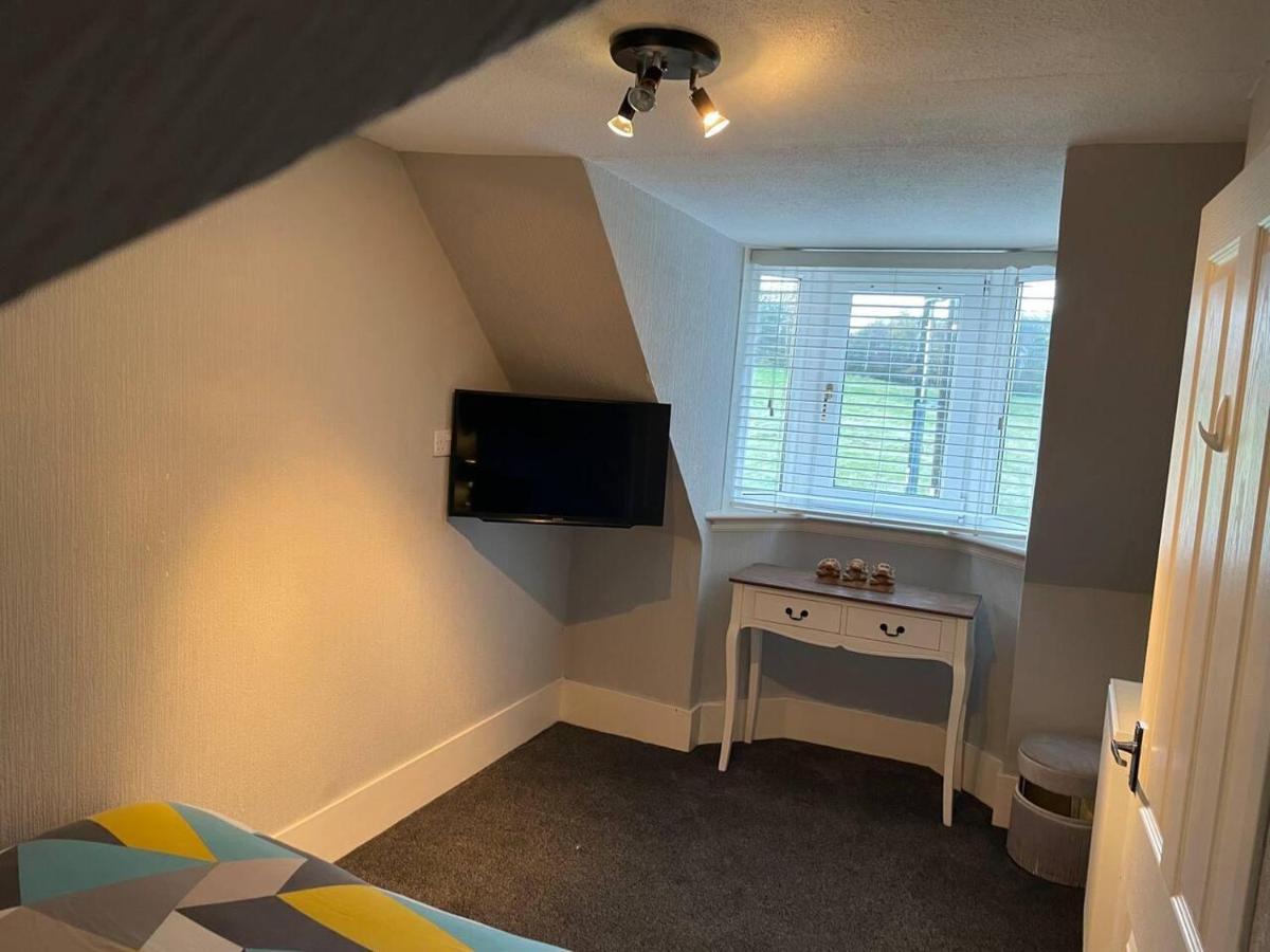Rural Chapel Cottage Near Airport Bar & Hot Tub 애버딘 외부 사진