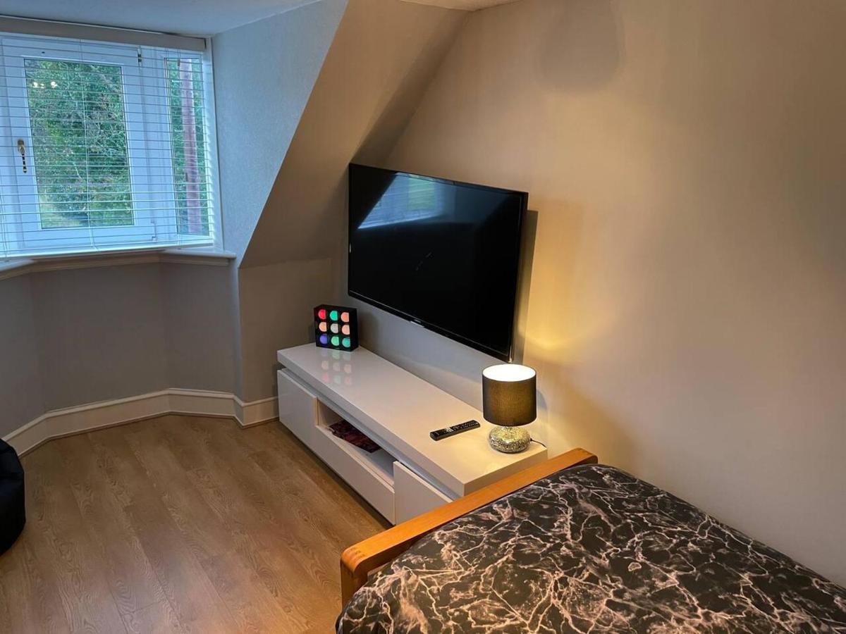 Rural Chapel Cottage Near Airport Bar & Hot Tub 애버딘 외부 사진