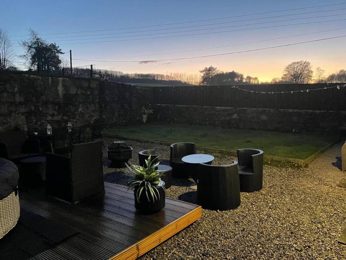 Rural Chapel Cottage Near Airport Bar & Hot Tub 애버딘 외부 사진